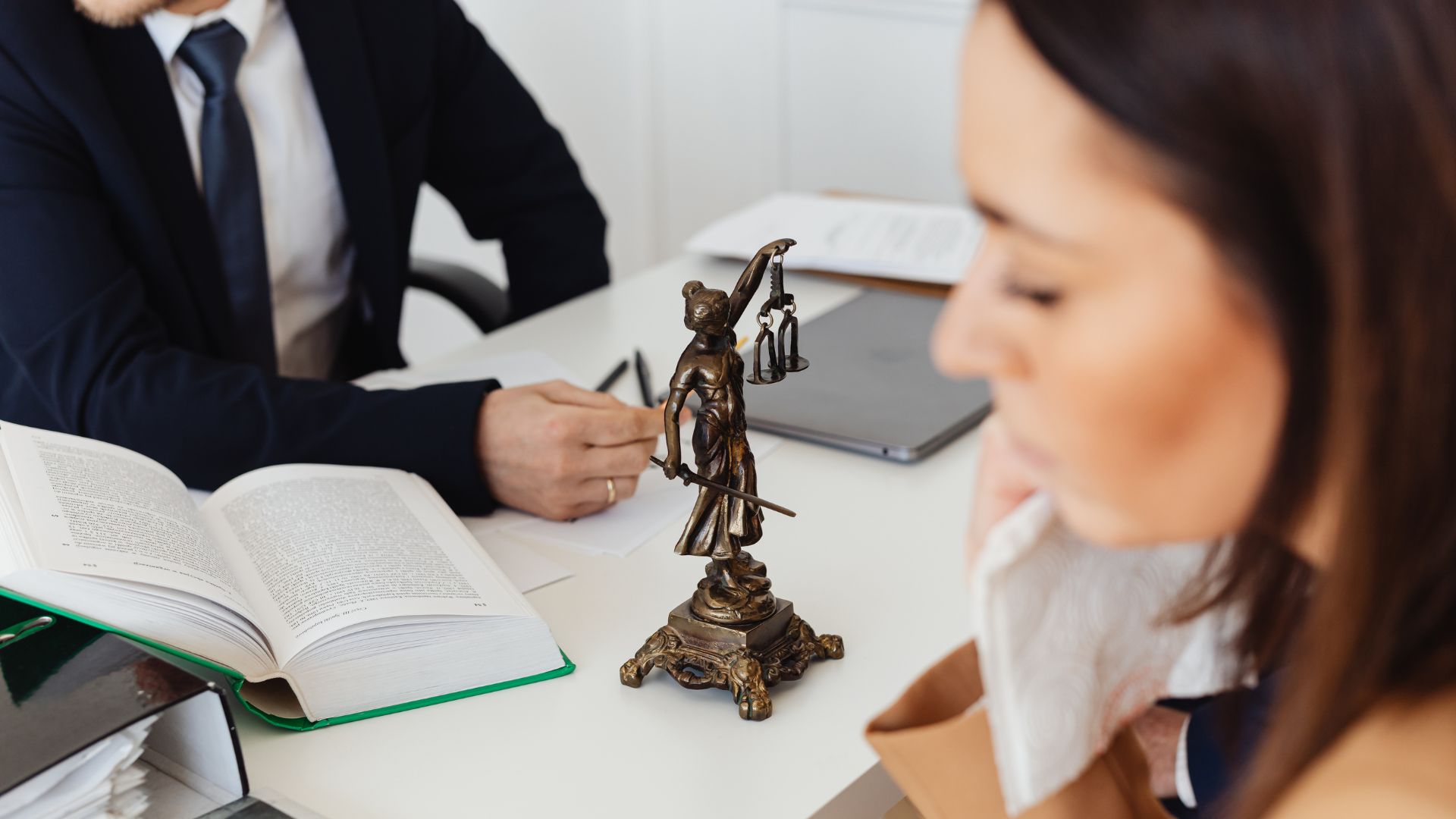 What a Work Accident Lawyer Can Do After a Job-Related Injury