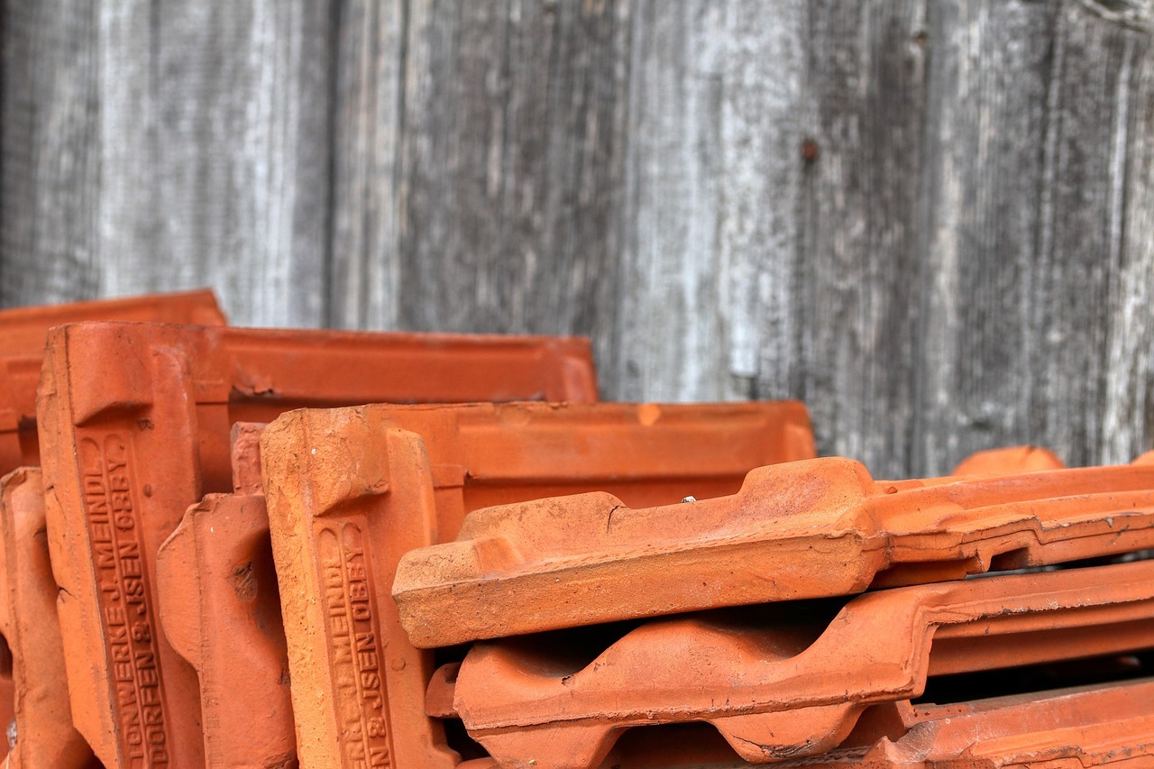 Homeowners Should Know About Handling Roof