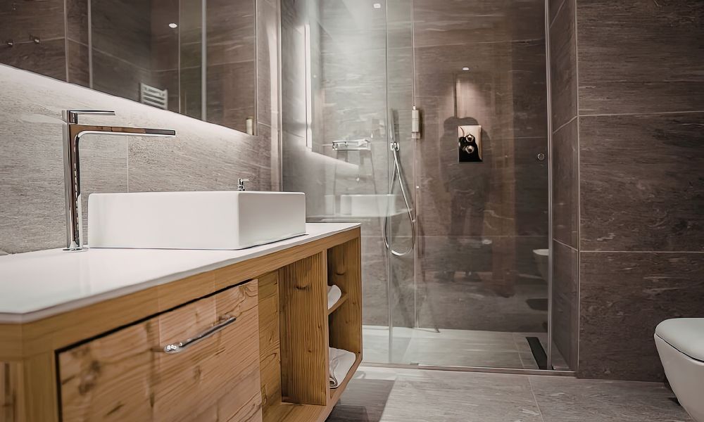 How Frameless Glass Shower Enclosures Transform Bathroom Design
