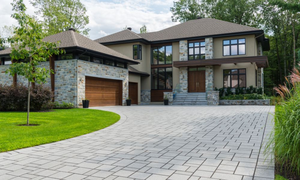 Why Modern Luxury Homes Are Turning the Garage Into a High-Tech Haven