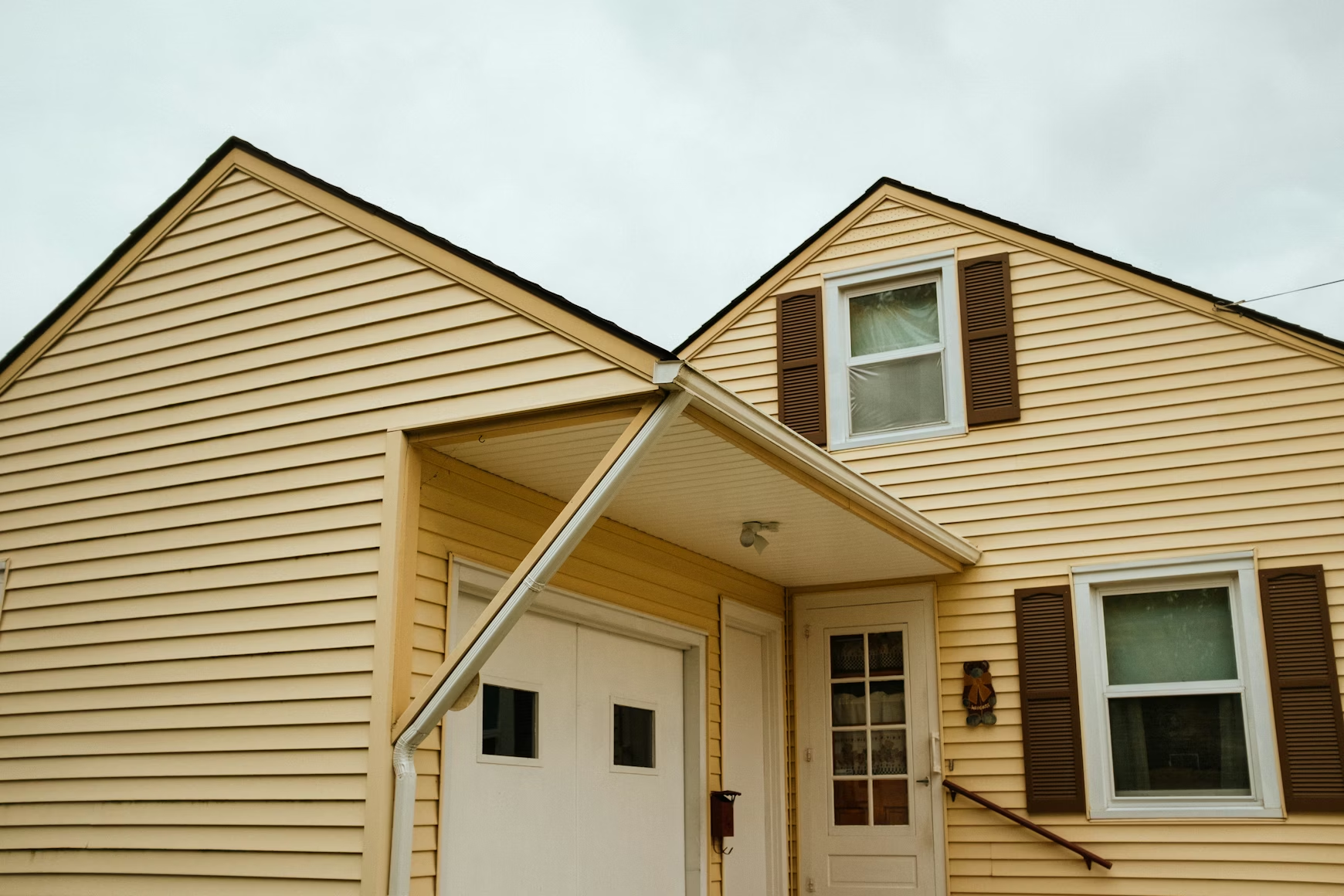 Homeowner’s Guide to Durable Siding for Beachfront Living