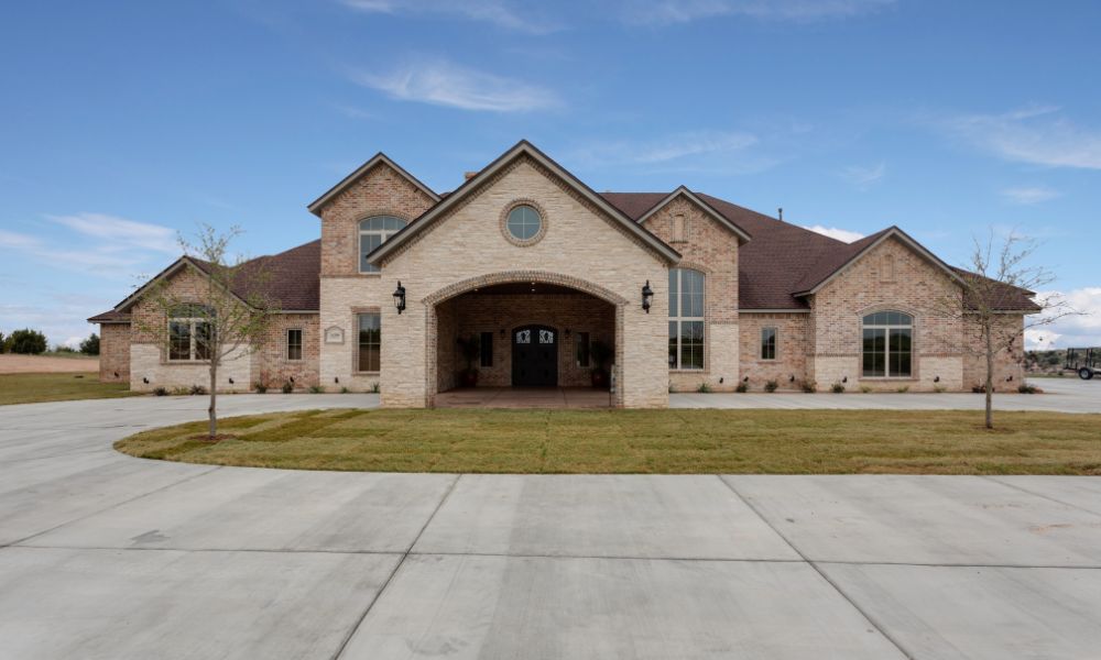 6 Essential Service Companies Mansion and Large Home Owners in Texas Need