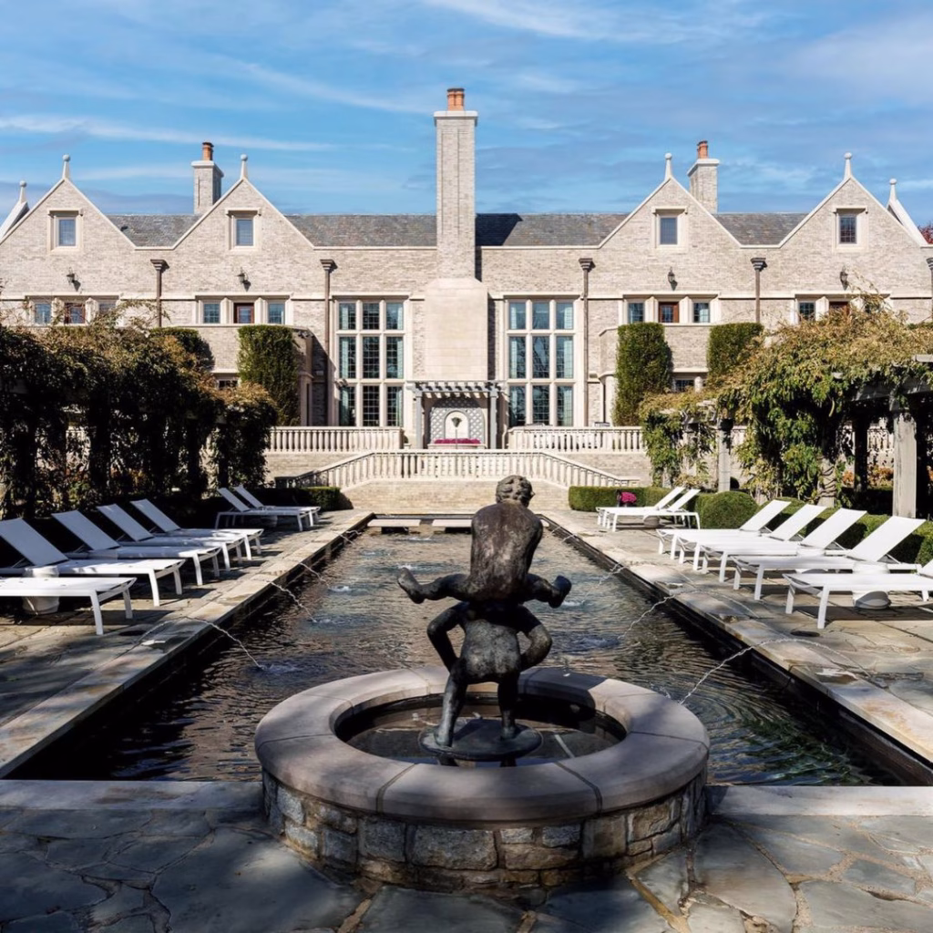 Bloomfield Manorr Pool