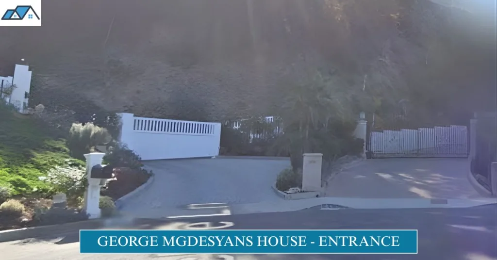 gordon lightfoots house Entrance