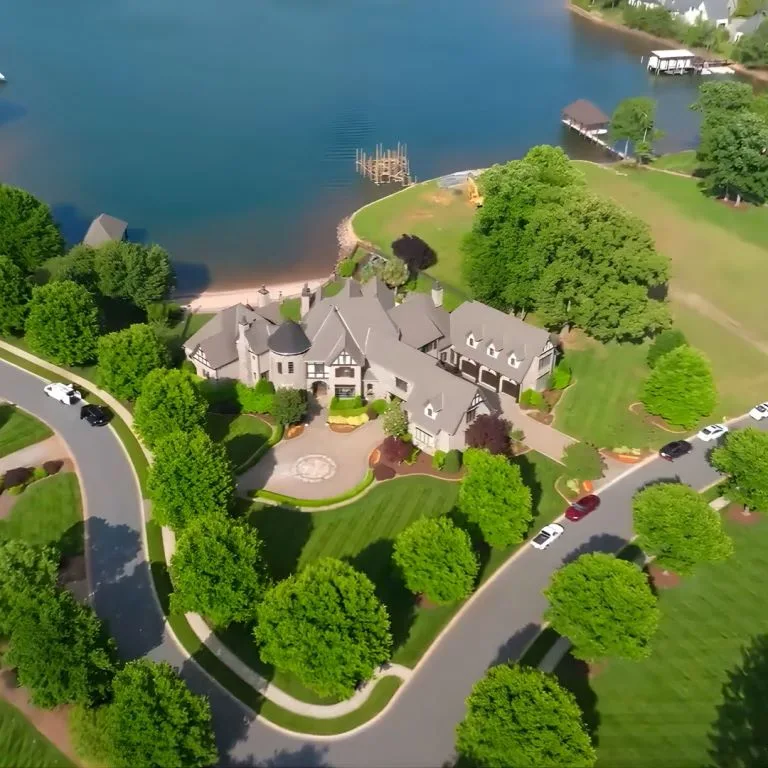 Kyle Larson Home: Inside His $2.175M Lakeside Racing Retreat 5 kyle larson house